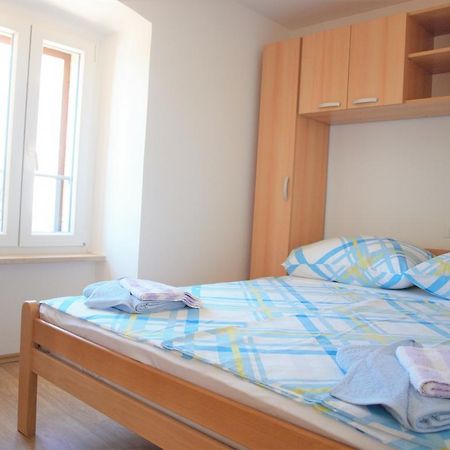 Apartment Rado Vrbnik Exterior photo